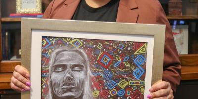 Congresswoman with winner Art Piece